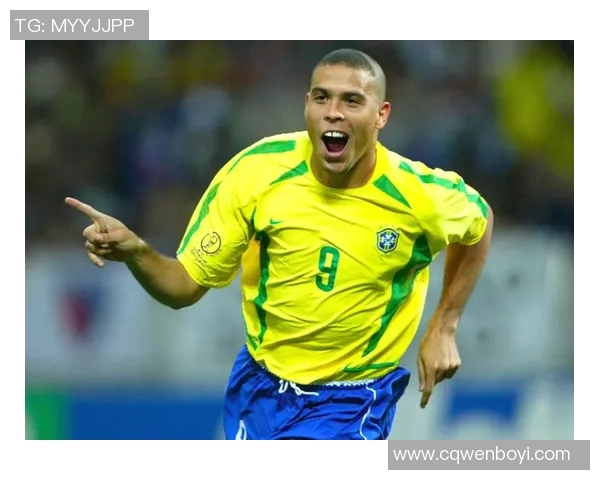 足球明星手机意外摔碎仍坚持使用展现真实生活态度与坚韧精神