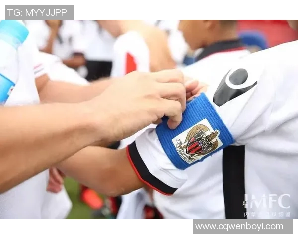 如何正确绑扎足球明星手环技巧与步骤详解